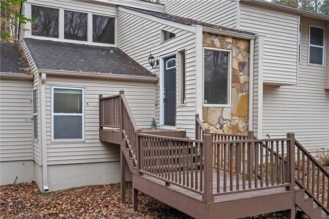 Primary Photo - 2400 Salem Dr