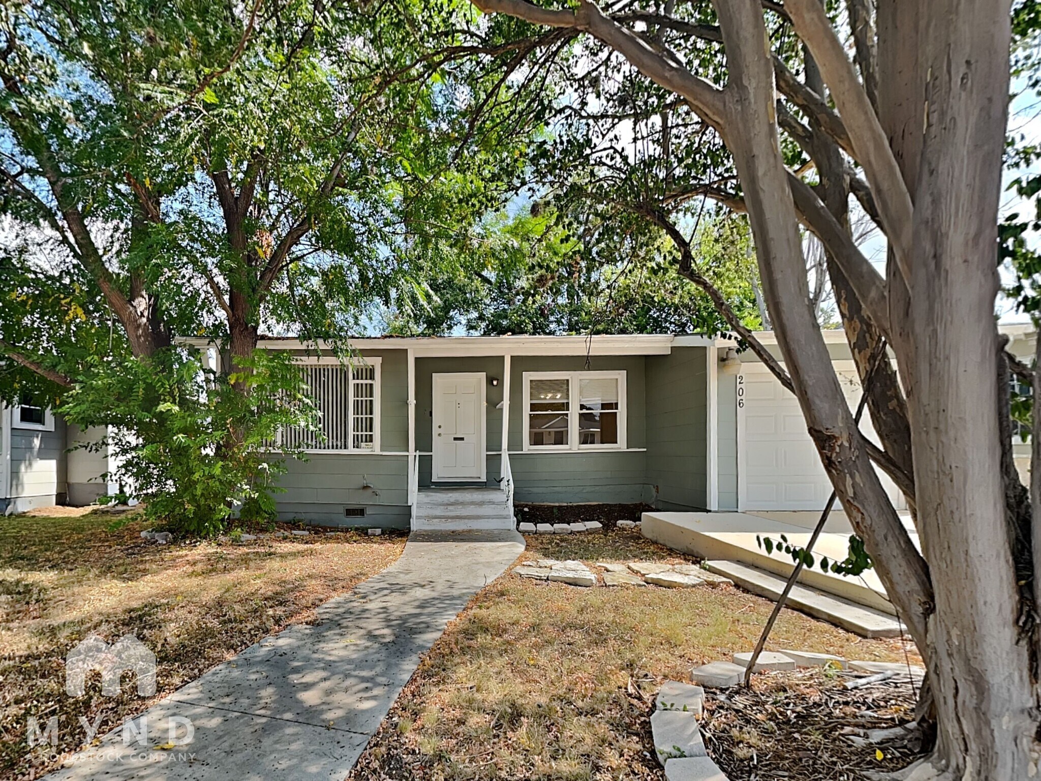 Building Photo - 206 Babcock Rd