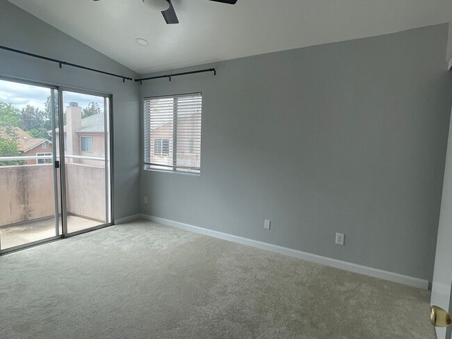 Building Photo - Updated Two Story Townhome w/ Two Car Garage