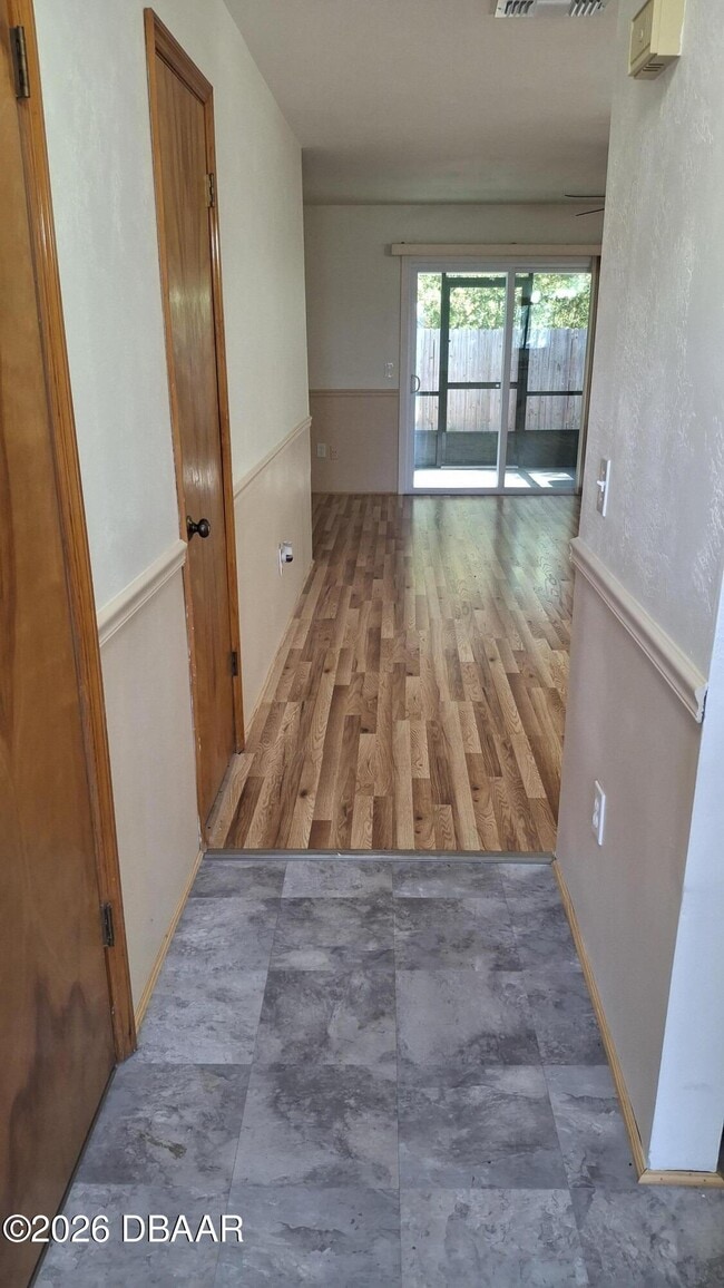 Building Photo - 1302 Deer Springs Rd