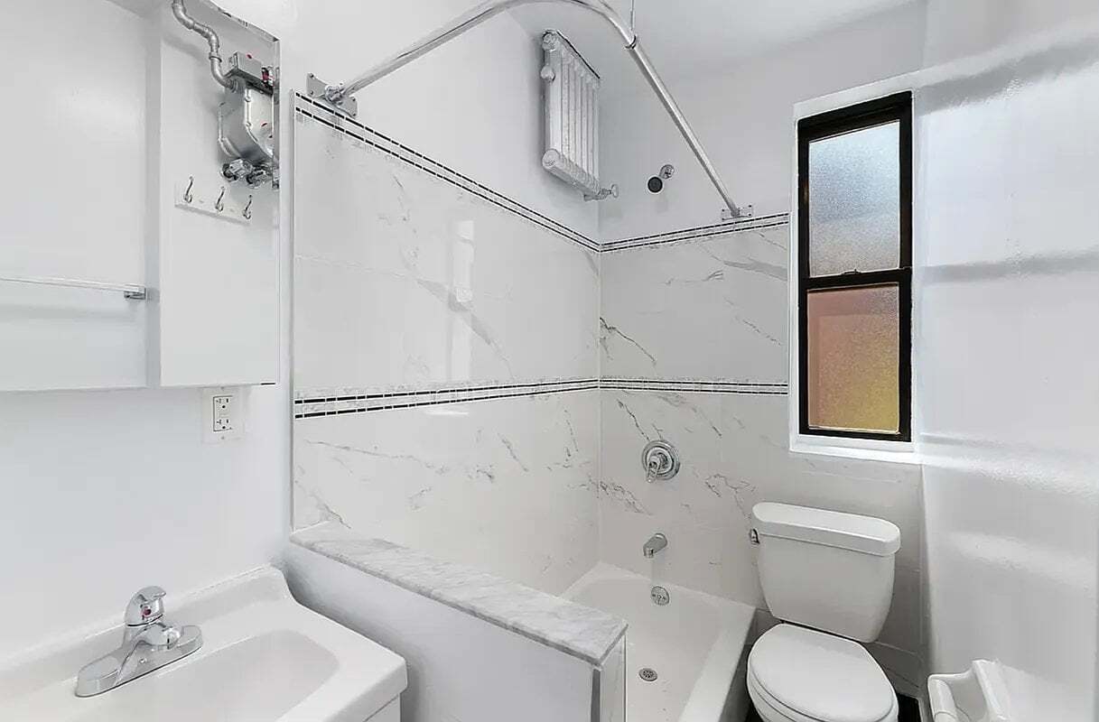 Building Photo - 122 Norfolk St