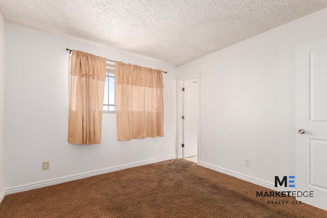 Building Photo - 2Bed/2Bath House at 24th St/Baseline! Appl...