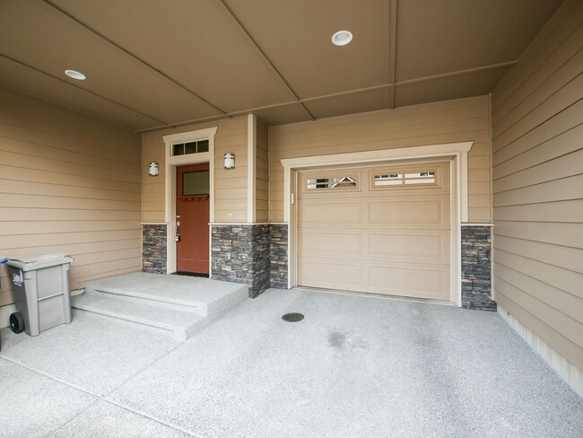 Building Photo - Peaceful 3bed, 2.5 bath townhouse in Renton