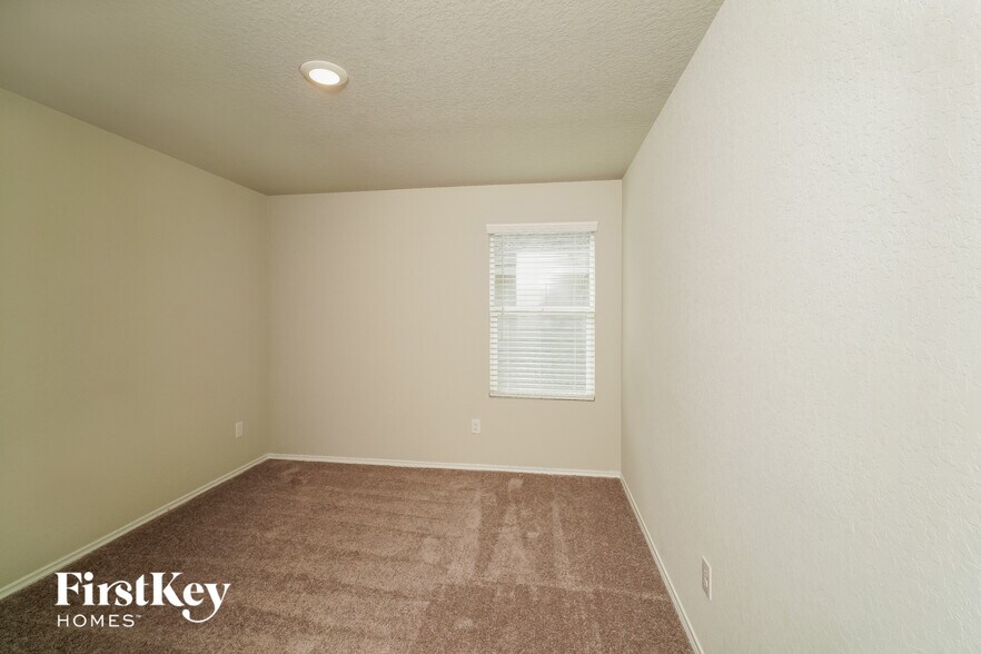 Building Photo - 10767 Prusiner Dr