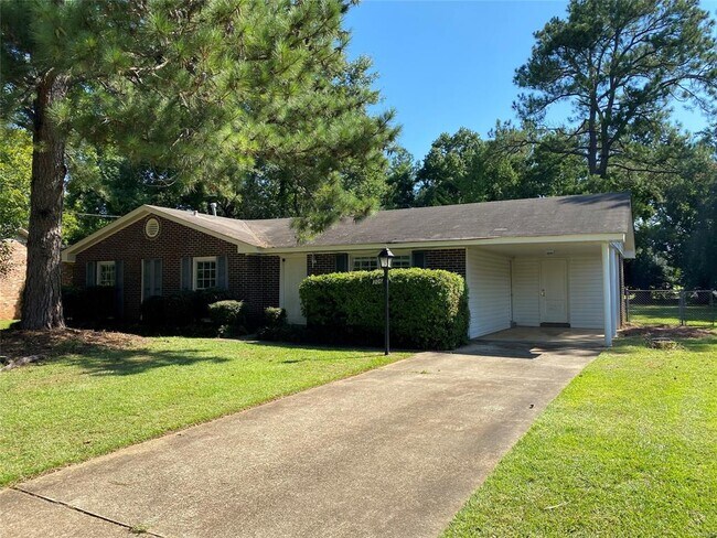 Building Photo - 306 Oakwild Dr