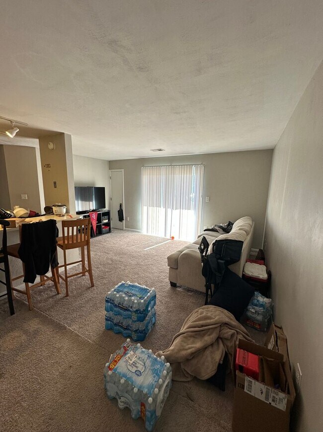 Building Photo - UT - 1205-D (New)