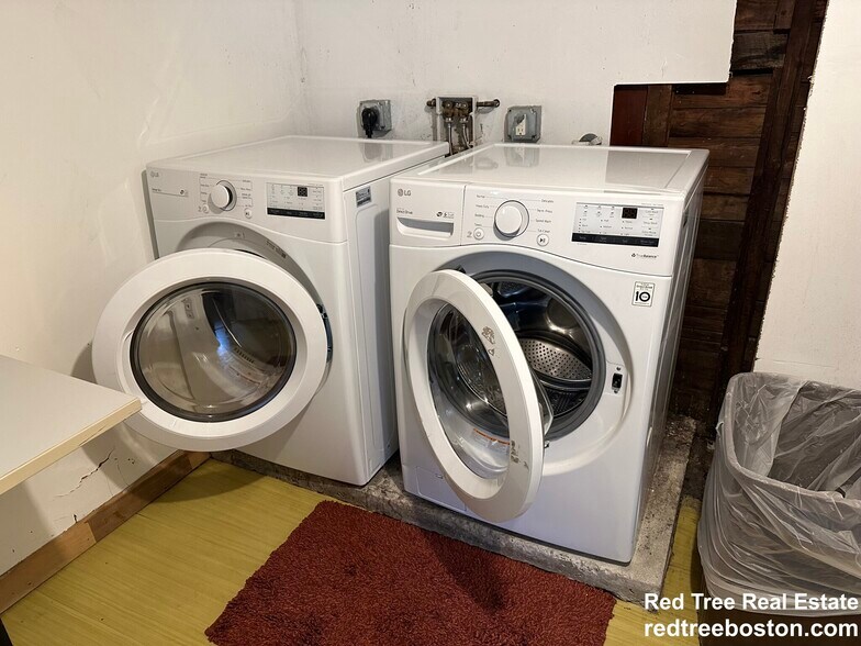 Building Photo - 8 Mortimer Pl