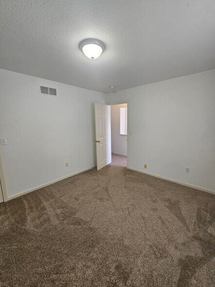 Building Photo - 801 Johnson Cir