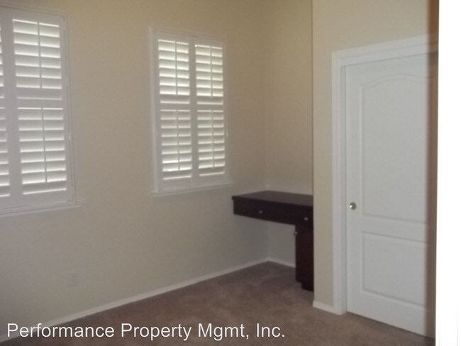 Building Photo - 711 W Barcelona Ln