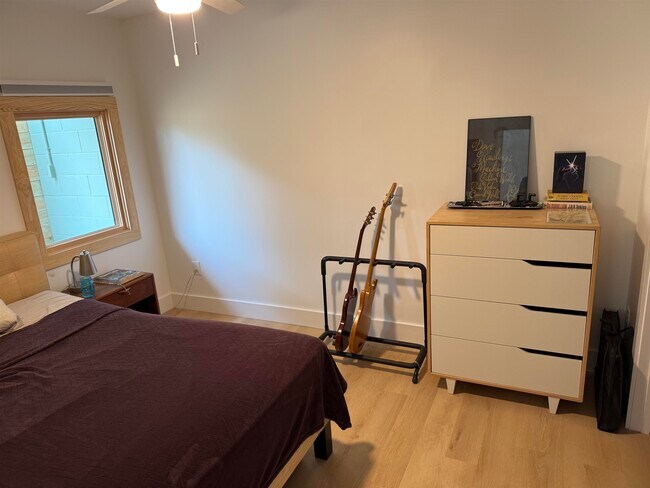 Building Photo - 381 Fortuna Ave