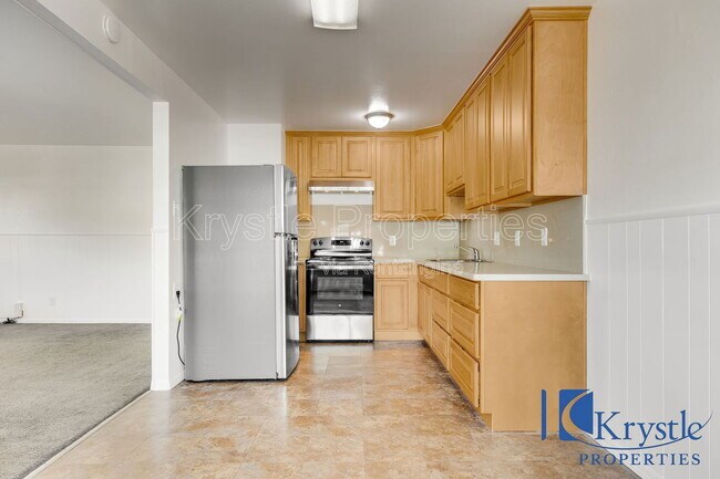 Building Photo - 1038 Thelma Ave