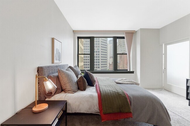 Building Photo - 915 Olive St