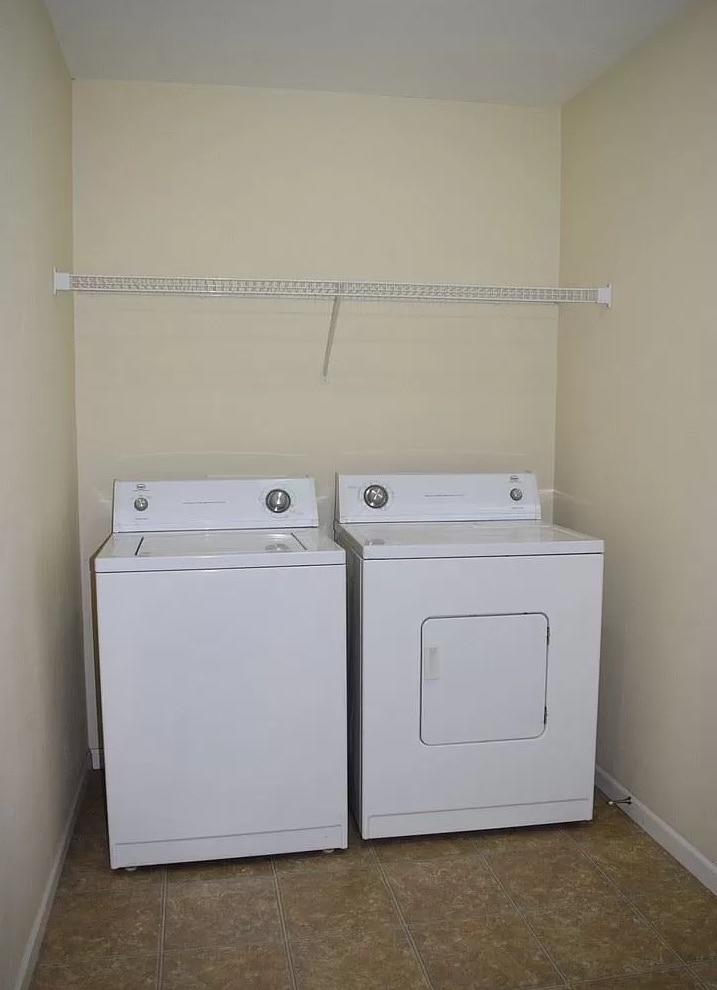 Laundry - 24353 Tanglewood Rd