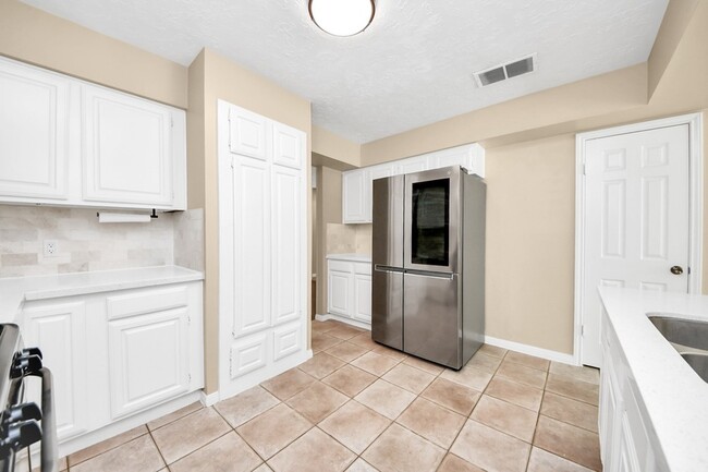 Building Photo - 3834 Carya Cir