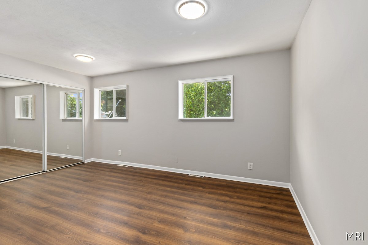 Building Photo - 301 Stadium Dr