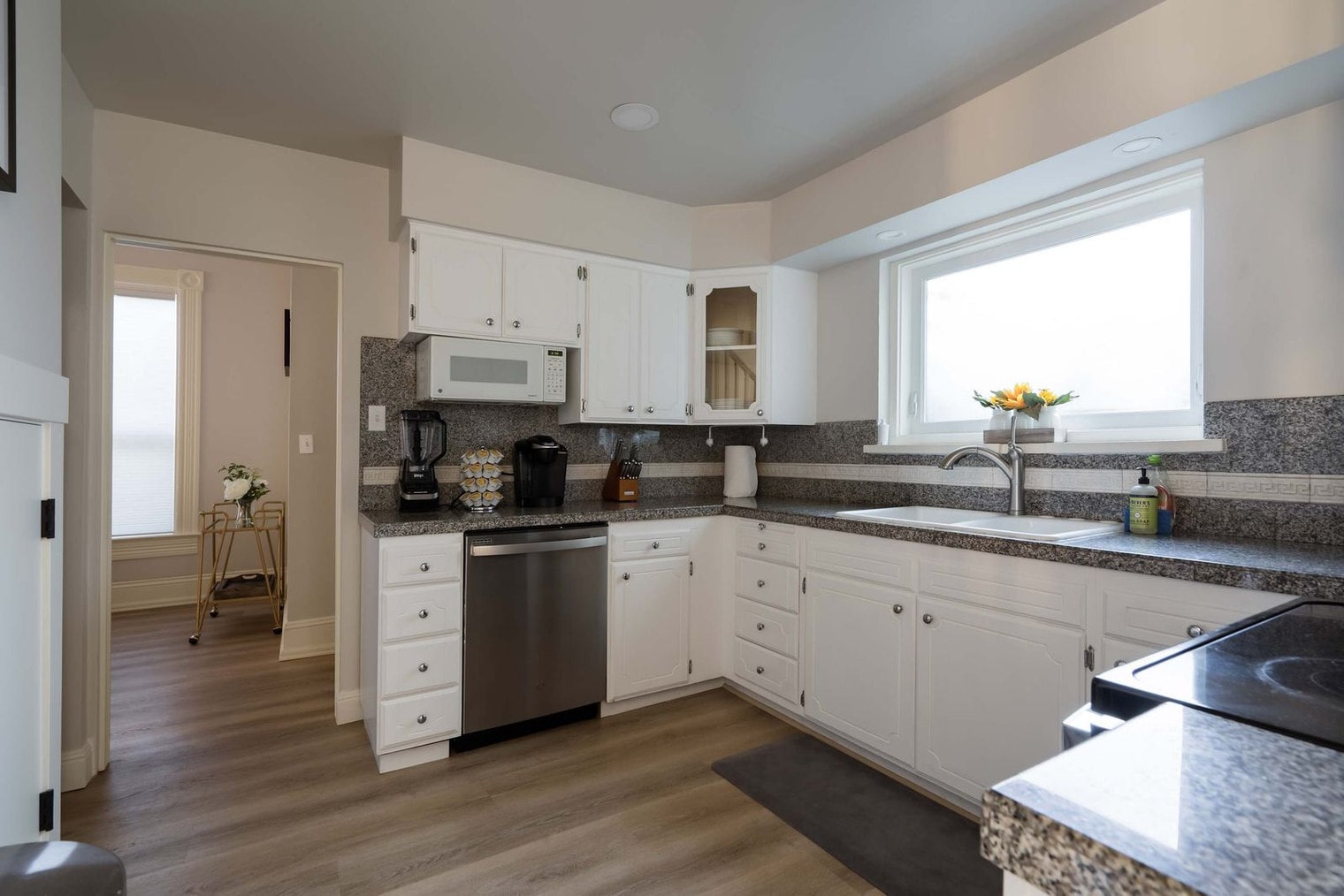 Building Photo - 529 NW 21st Ave