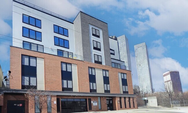 Building Photo - 211 Baldwin Ave