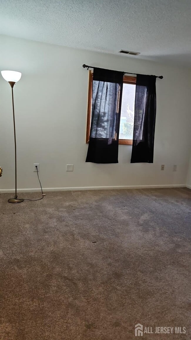 Building Photo - 909 Ravens Crest Dr