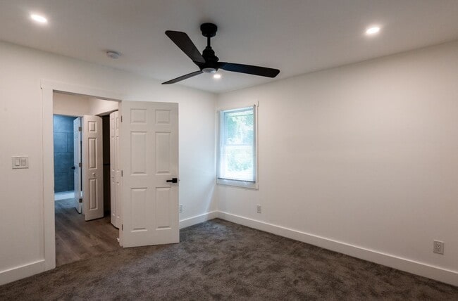 Building Photo - 3822 Bakers Ferry Rd SW