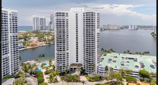 Building Photo - 19101 Mystic Pointe Dr