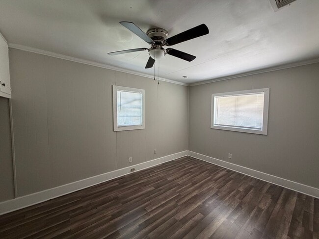 Building Photo - 9442 Normandie Dr