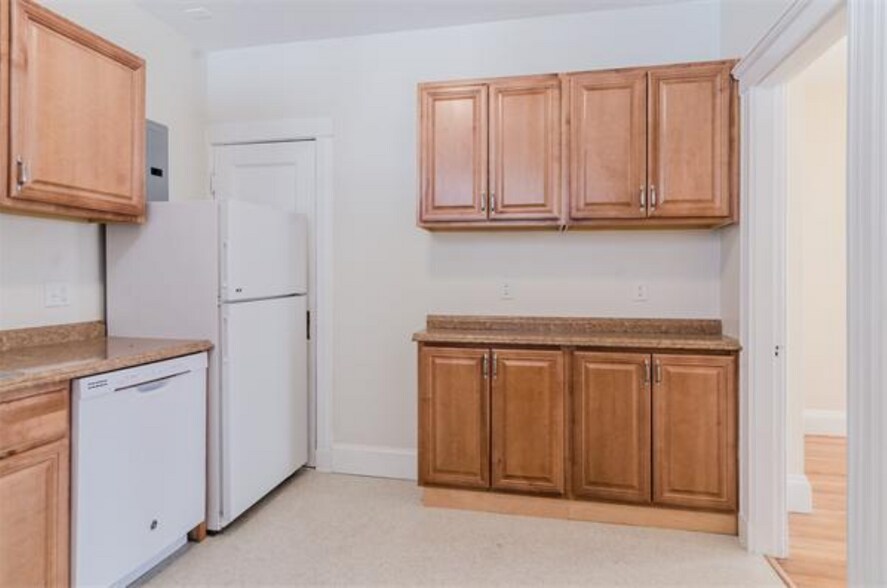 Building Photo - 19 Colliston Rd