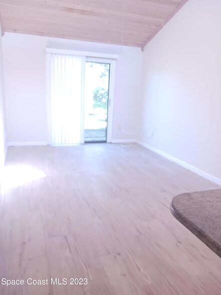 Building Photo - 408 Hawthorne Ct