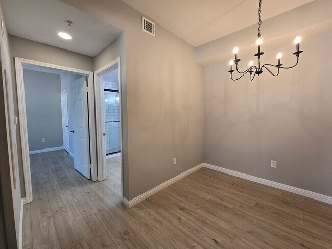Building Photo - CANYON CREST CONDO