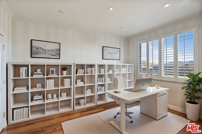 Building Photo - 3900 Hilton Head Way