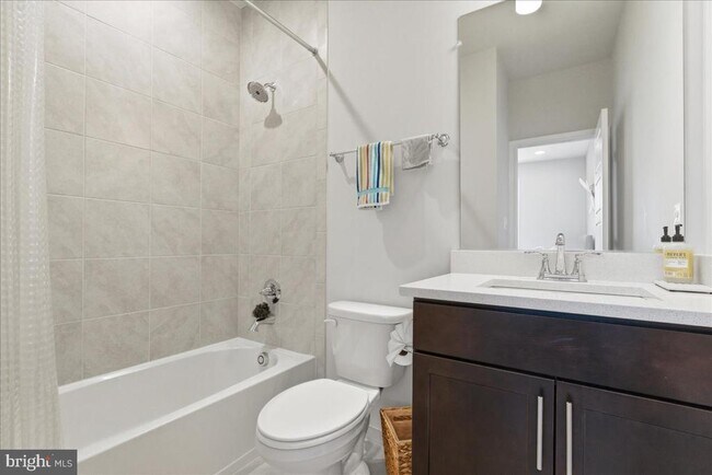 Building Photo - 4537 Plateau Dr