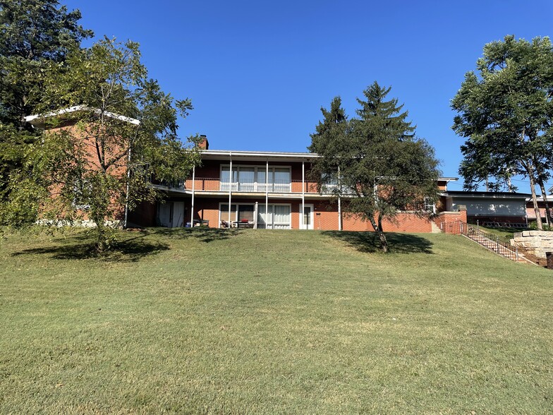 Building Photo - 407 W Stephen Foster Ave