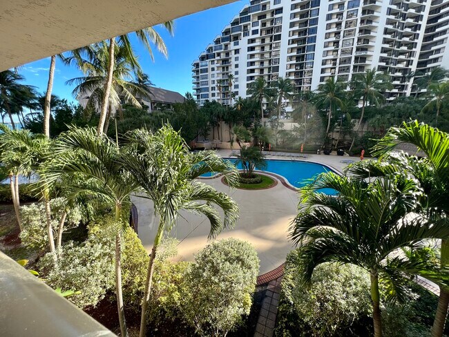 Building Photo - 540 Brickell Key Dr