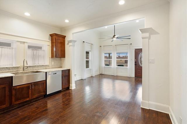 Building Photo - 805 W Owings St