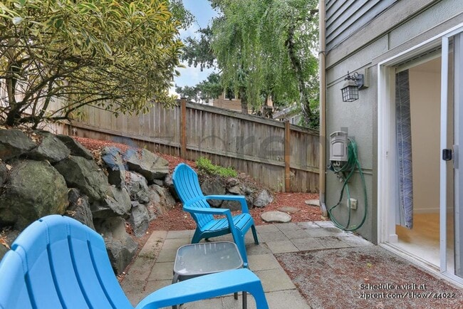 Building Photo - 10544 Midvale Ave N