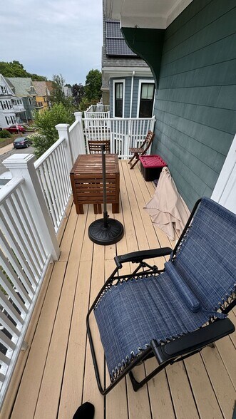 Building Photo - 66 Hall Ave