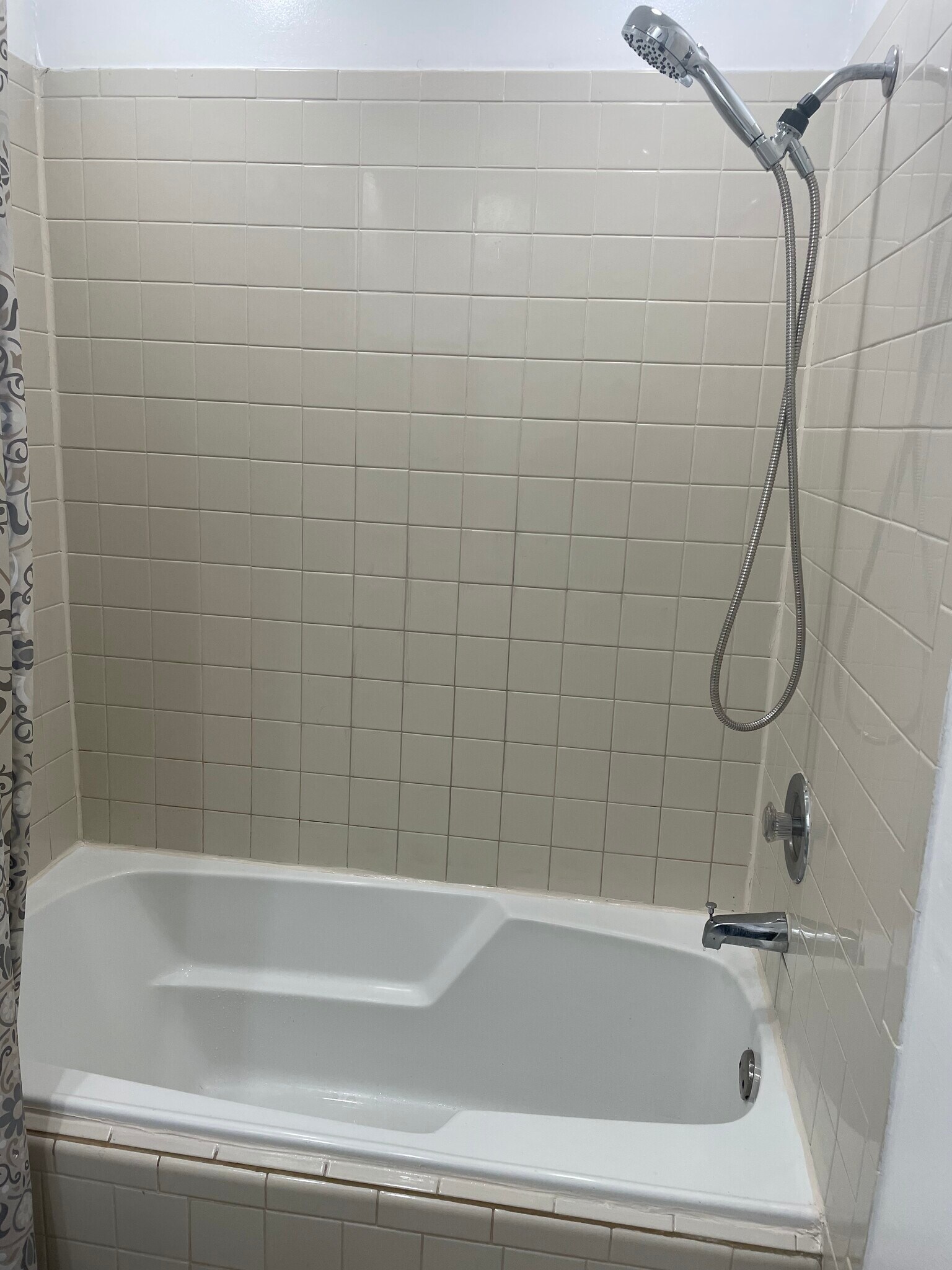 Bath - 9485 Woodbridge Rd