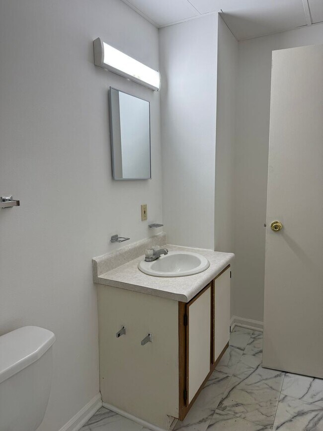 Building Photo - 149 Wilson St