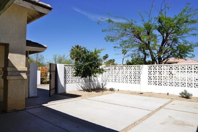 Building Photo - 51945 Avenida Madero