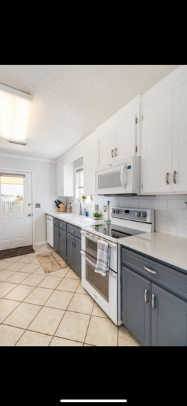 Building Photo - 151 Radford Cir