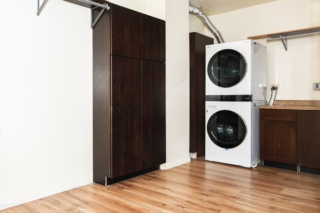 Building Photo - 92 S 24th St