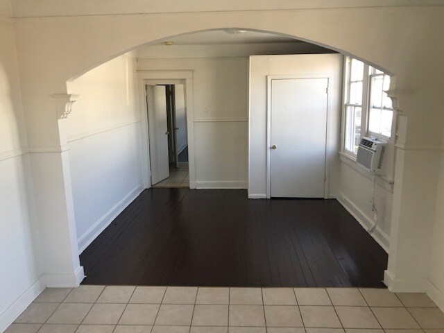 Building Photo - 601 S Hennessey St