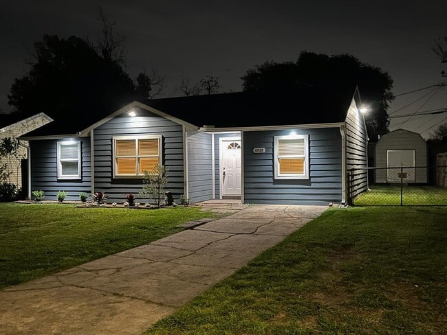Building Photo - 12424 Yancy Dr