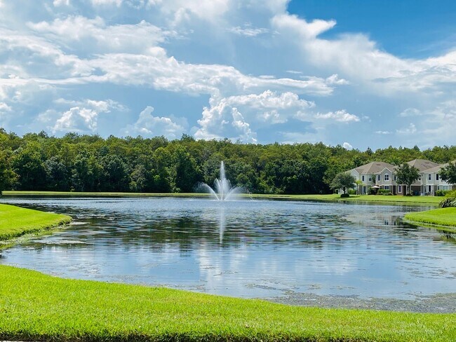 Building Photo - 3BD / 2.5BA Carriage Home