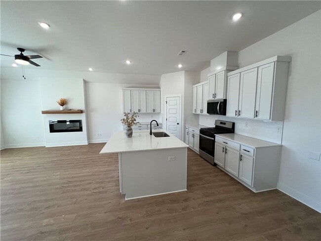 Building Photo - 7004 E Sugarloaf St