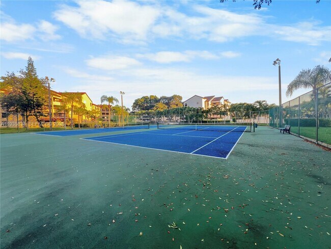 Building Photo - 9255 SW 125th Ave