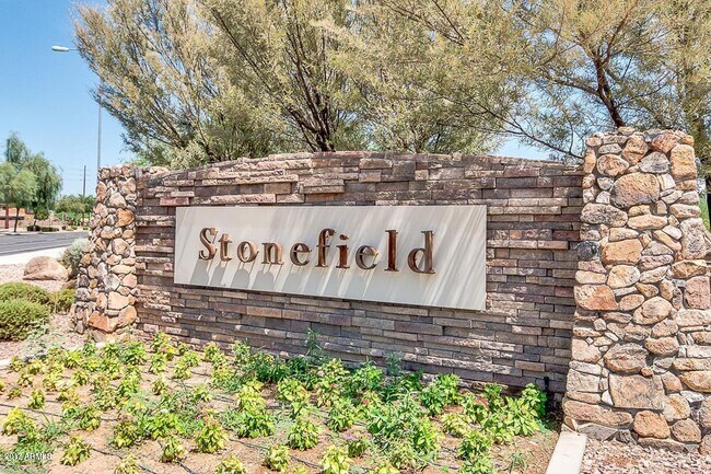 Building Photo - Gorgeous 4 Bed 3 Bath home located in Chandler