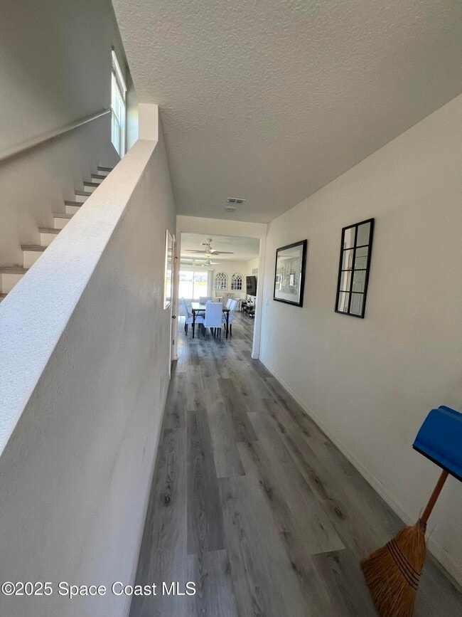 Building Photo - 976 Trinity St