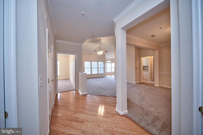 Building Photo - 712 Kings Path