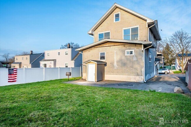 Building Photo - 36 2nd Ave