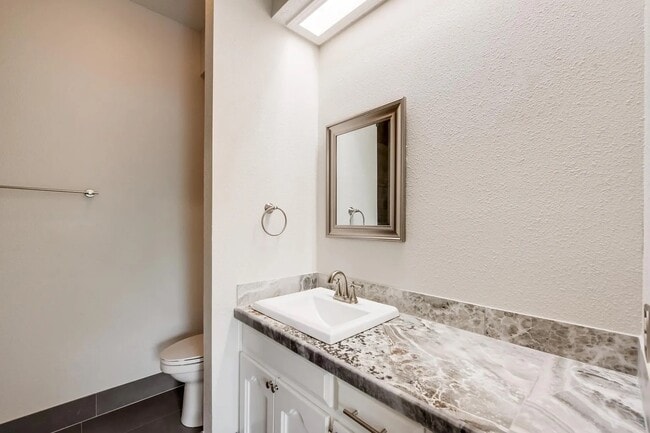 Building Photo - 500 Norwood Pl